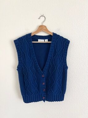 VINTAGE blue cable knit button up sweater vest layering piece / size S